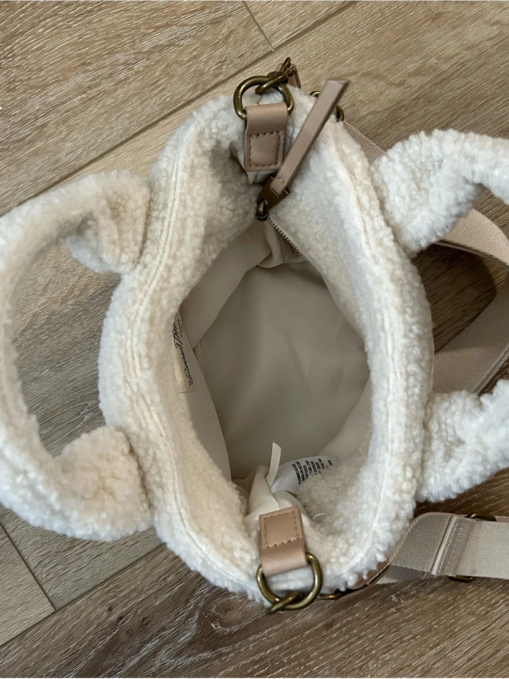 Universal Thread soft cream